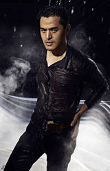 组图：边原最新时尚写真回归都市型男