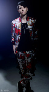 组图：魏晨时尚写真曝光 个性潮装展超强驾驭力