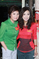 组图：米雪做客《珍情品味》与戚美珍搜寻美食