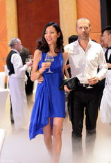 组图：美俏主播LINDA与法国贵族恋情曝光