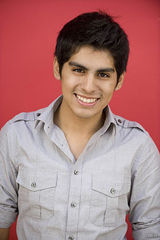 幻灯图：《美国偶像》男生12进10淘汰赛-暗夜星光