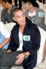 组图：官恩娜任港电影节大使 关锦鹏拍青春题材电影