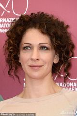 组图：威尼斯地平线单元评委团室外亮相