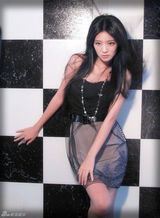 幻灯图：安以轩公主裙拍新写真 坦言最想穿旗袍拍戏