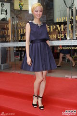 组图：桂纶镁和韩国少女时代孝渊黄发出席活动