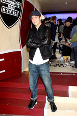 组图：陈冠希澄清被逼复出传闻 对娱乐圈还有兴趣