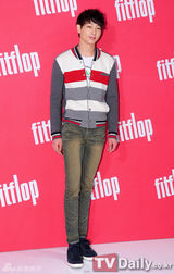 组图：金娜英出席活动 黄雨瑟惠好比例不惧平跟