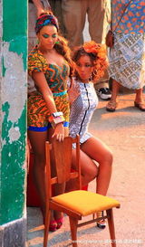 幻灯：碧昂斯与艾丽西亚合作新曲 拍MV比拼性感