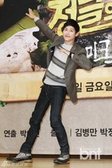 组图：灿烈土豪风现身《丛林法则》记者会