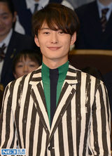 组图：冈田将生忽那汐里出席《哦!爸爸》首映礼