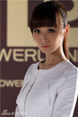 组图：《等待绽放》主演定妆照