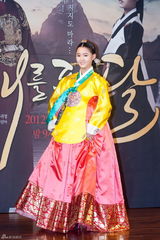 组图：韩佳人等出席《月亮抱着太阳》制作发表会