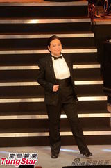 组图：高凌风纪念演唱会 三子女上台忆亡父