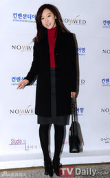 组图：韩星K.Will吴志浩等参加笑星婚礼