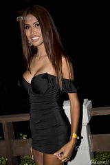 组图：泰国人妖水上排球赛 众“美女”波涛胸涌