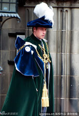 组图：威廉王子晋封王妃现身笑容甜美