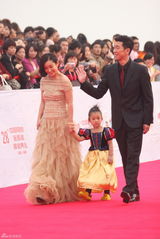 组图：第28届金鸡奖红毯 群星云集女星美艳男星帅气