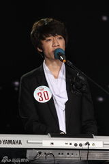 幻灯组图：快男300强突围赛首场 9位选手晋级60强