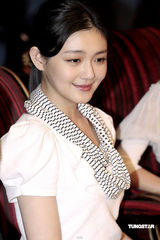 幻灯图集：《未来警察》首映 徐娇人小鬼大反问记者