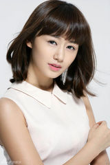 组图：乔乔清丽写真独具娇媚气质