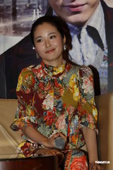 组图：刘青云宣传频耍宝 江一燕靓丽现身不慎走光