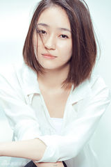 组图：焦俊艳清新写真灵动淡雅