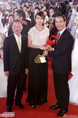 组图：梁咏琪“我爱你”挂嘴边 婚后甜蜜不生子