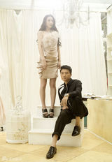 组图：张馨予新娘装写真 裸妆上阵诠释温馨甜蜜