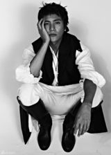 组图：陈坤登杂志封面 罕见露臂部纹身野性神秘