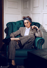 组图：吴鑫桐反串男装写真展现帅气