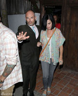 组图：凯蒂和梅耶和好如初 被目击一同就餐