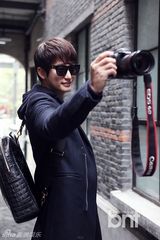 组图：朴施厚中国时尚街拍 自然休闲帅气足