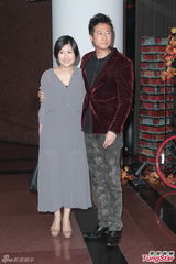 组图：黄长兴大婚众艺人道贺 三轮豪车霸气接亲