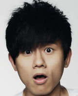 高清图：张杰新专辑宣传照曝光 表情多变纯真似孩童