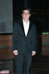 组图：晶刚香港婚宴 房祖名西装帅气现身