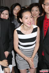 组图：小S被老公许雅钧踢曝爱吃醋