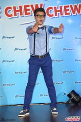 组图：罗志祥扮“罗主任” 搞笑大跳啾啾舞