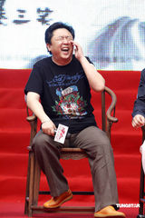 幻灯：郭德纲献“初吻”恶搞唐伯虎 笑言不如自己