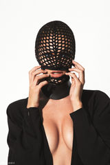 组图：超模坎蒂丝-斯瓦内普尔半裸出镜