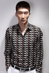 组图：宋珉宇发布全新写真气质冷峻