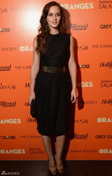 组图：莉顿-梅斯特黑裙妩媚亮相电影活动