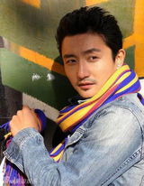 组图：涂松岩海量帅气私搭照多样造型