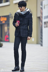 组图：杨金承街拍格子西装气质儒雅