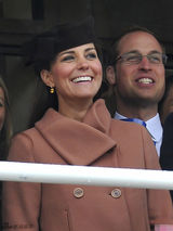 组图：凯特王妃装束优雅尽显皇室范儿