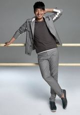 幻灯图：郭晓冬拍休闲大片 称走过浮华踏入青云间