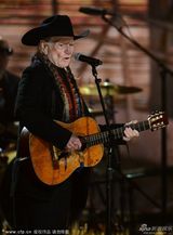 组图：传奇音乐人纳尔逊与克里斯托佛森弹唱