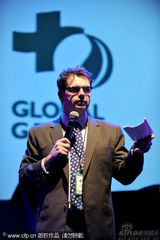 幻灯图：卡梅隆夫妇现身慈善晚宴 阿尔芭携老公现身