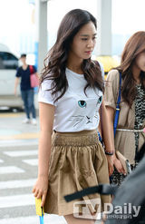 组图：少女时代赴台开唱 机场亮相衣着个性