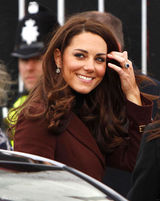 高清组图：英国王妃凯特-米尔顿情人节优雅现身