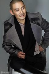 组图：杜奕衡拍摄时尚大片 尽显男人本色